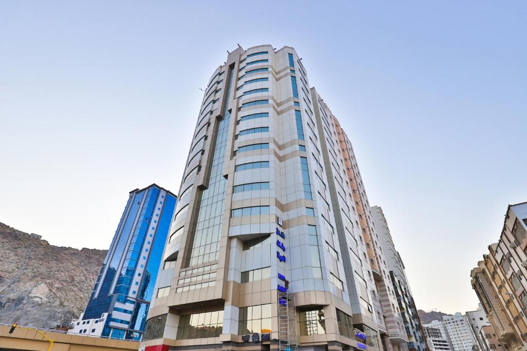 Popular attractions Area Nearby Property